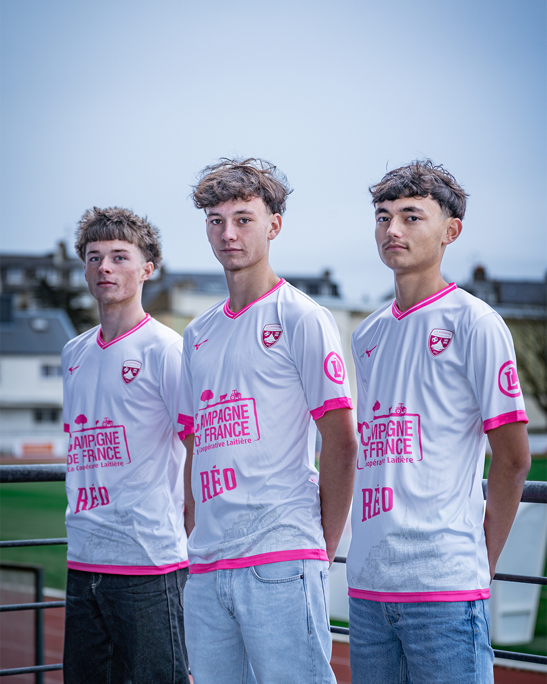 Maillot De Rugby USV XV Vic En Bigorre – Blanc/rose – Taille XL – Porté N°18